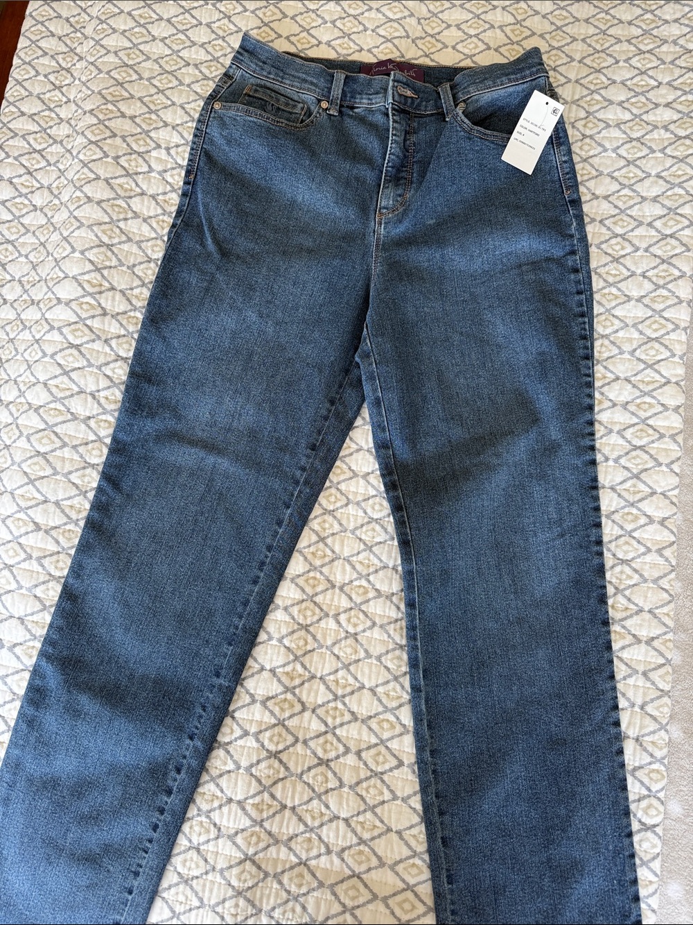 Gloria Vanderbilt Boot-Cut Jeans in Medium Blue Wash